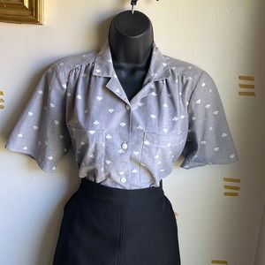 VTG woman’s  Button up Fan blouse